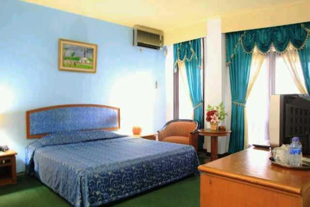 Mahkota Hotel Singkawang Habitación foto